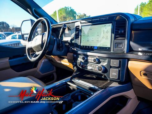 Used 2023 Ford F350 Lariat image 19