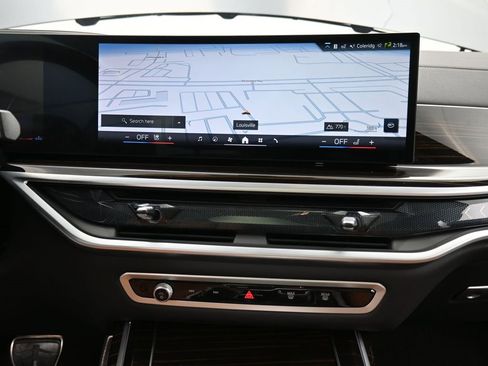 Used 2025 BMW X7 xDrive40i w/ M Sport Package image 13