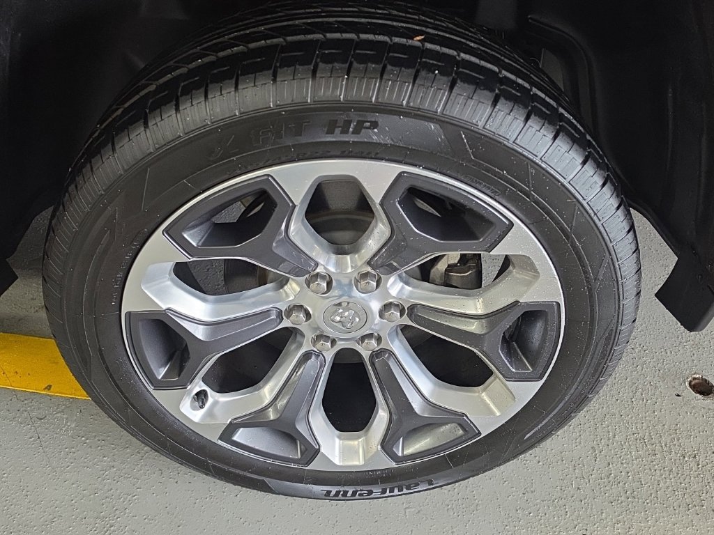 Used 2024 RAM 1500 Limited w/ Body Color Bumper Group AWD/4WD image 8
