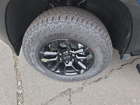 New 2025 Chevrolet Colorado Z71 w/ Midnight Edition image 14