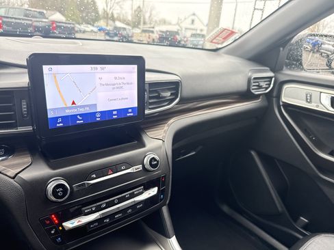 Used 2020 Ford Explorer Limited image 24