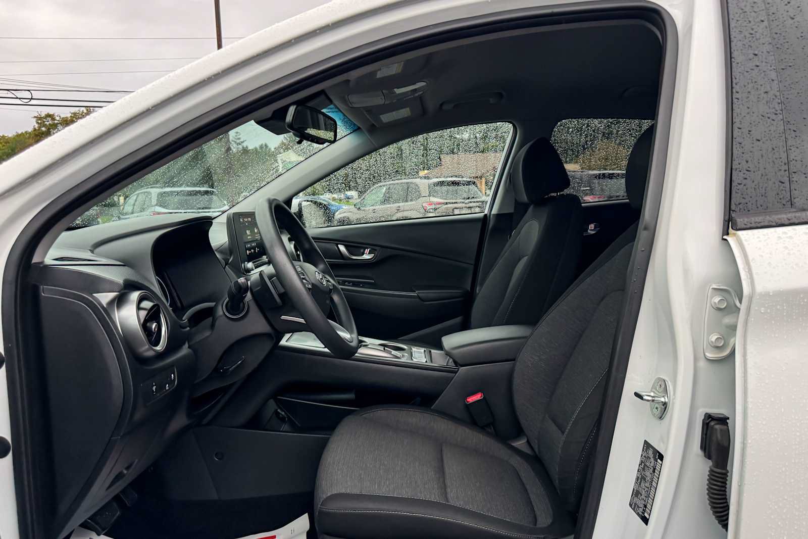 Used 2023 Hyundai Kona SE FWD image 14