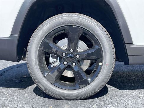 New 2025 Jeep Grand Cherokee L Limited w/ Luxury Tech Group II image 39