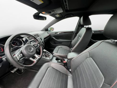 Used 2017 Volkswagen Jetta GLI FWD image 19