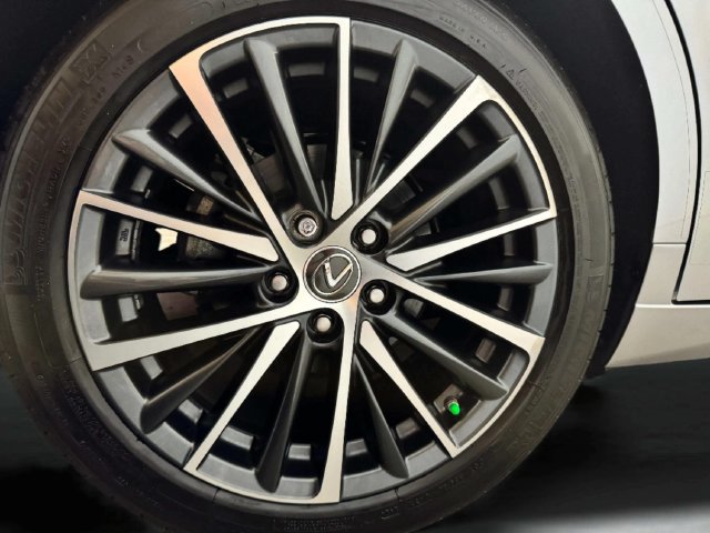 Certified 2025 Lexus ES 350 w/ Premium Package FWD image 29