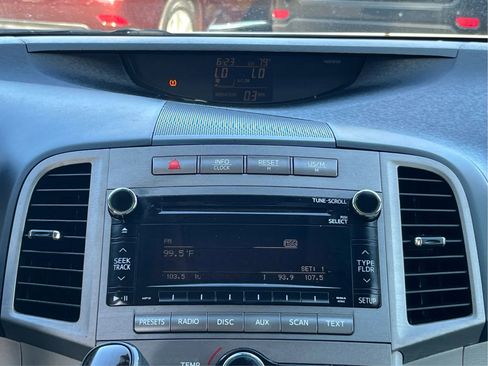 Used 2010 Toyota Venza image 14