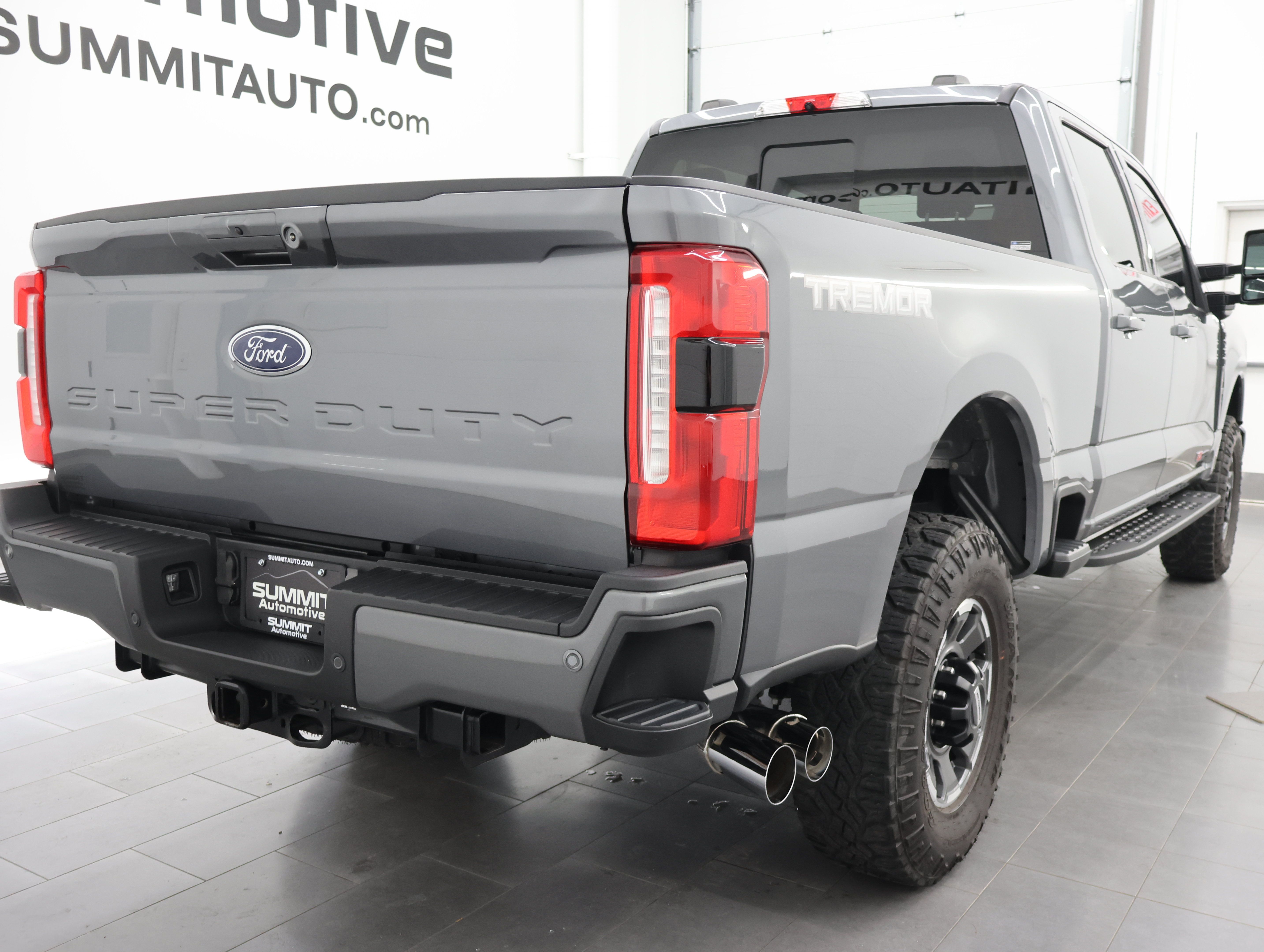 Used 2024 Ford F250 Lariat w/ Lariat Ultimate Package AWD/4WD image 4