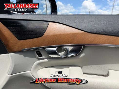 Used 2021 Volvo XC90 T6 Momentum w/ Climate Package AWD/4WD image 36
