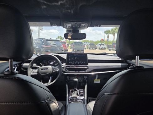 New 2026 Jeep Compass Latitude image 21