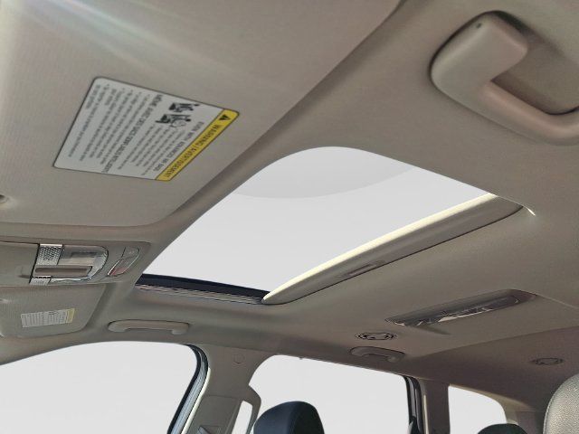 Used 2024 Kia Telluride EX w/ EX Captain's Chair Package FWD image 17