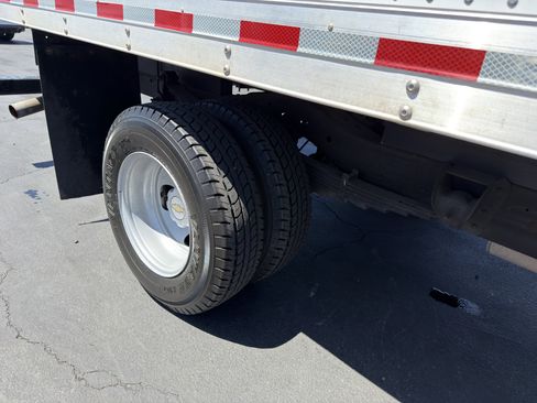 Used 2021 Chevrolet Express 3500 w/ Driver Convenience Package image 13