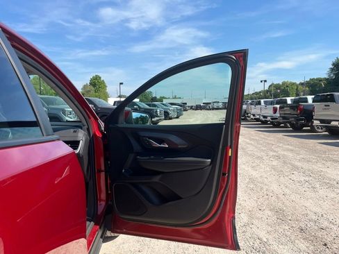 Used 2023 GMC Terrain SLE w/ Driver Convenience Package AWD/4WD image 34