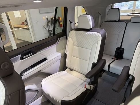 Used 2025 GMC Acadia Denali w/ Super Cruise Package image 19