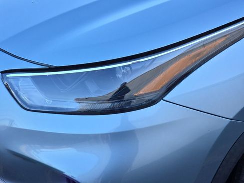 Used 2023 Toyota Highlander XLE image 39