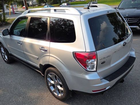 Used 2011 Subaru Forester 2.5X Touring AWD/4WD image 12