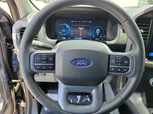 Used 2025 Ford F150 Lightning XLT AWD/4WD image 25