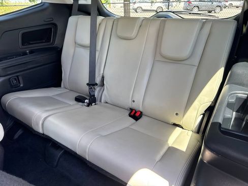 Used 2023 Subaru Ascent Limited AWD/4WD image 15