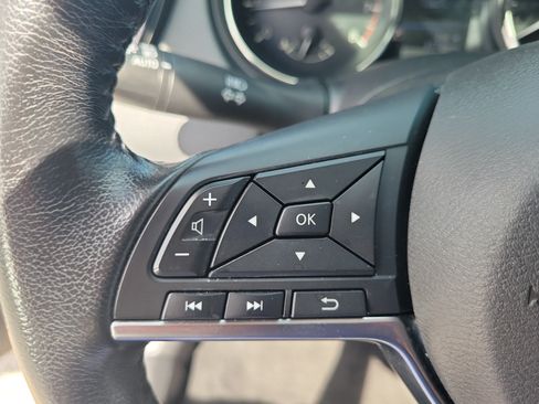 Certified 2019 Nissan Rogue SV FWD image 19