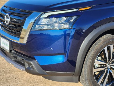 Used 2025 Nissan Pathfinder Platinum w/ Cargo Package image 9