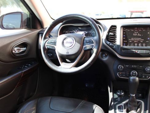 Used 2015 Jeep Cherokee Trailhawk w/ Comfort/Convenience Group AWD/4WD image 18