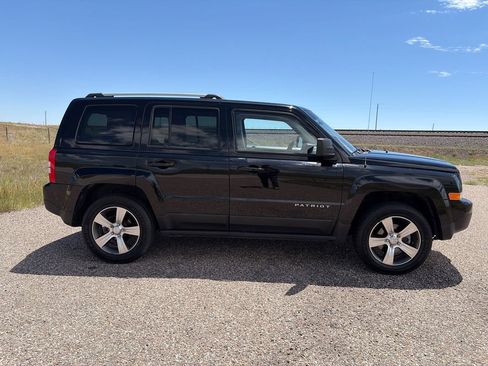 Used 2017 Jeep Patriot High Altitude AWD/4WD image 6