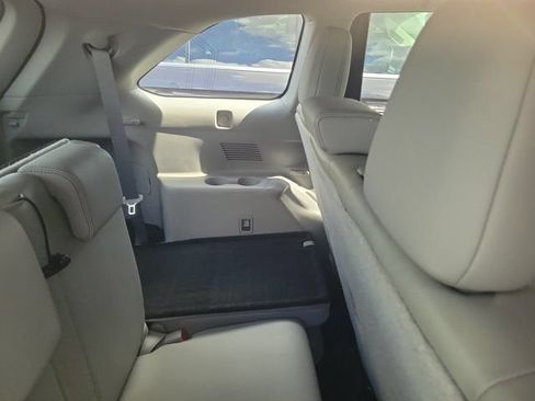Used 2015 Toyota Highlander XLE FWD image 4