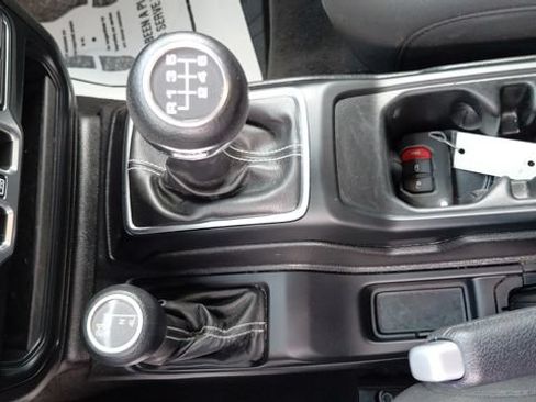 Used 2020 Jeep Wrangler Unlimited Sahara AWD/4WD image 21
