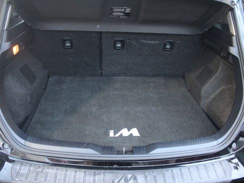 Used 2018 Toyota Corolla iM image 7