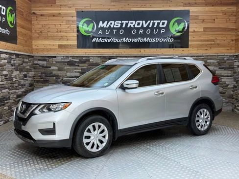 Used 2017 Nissan Rogue S w/ S Appearance Package AWD/4WD image 3