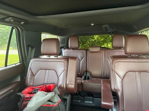 Used 2022 Ford Expedition Limited RWD image 8