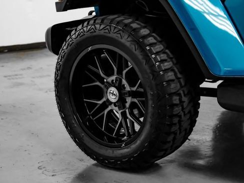 Used 2020 Jeep Wrangler Unlimited Sahara AWD/4WD image 50