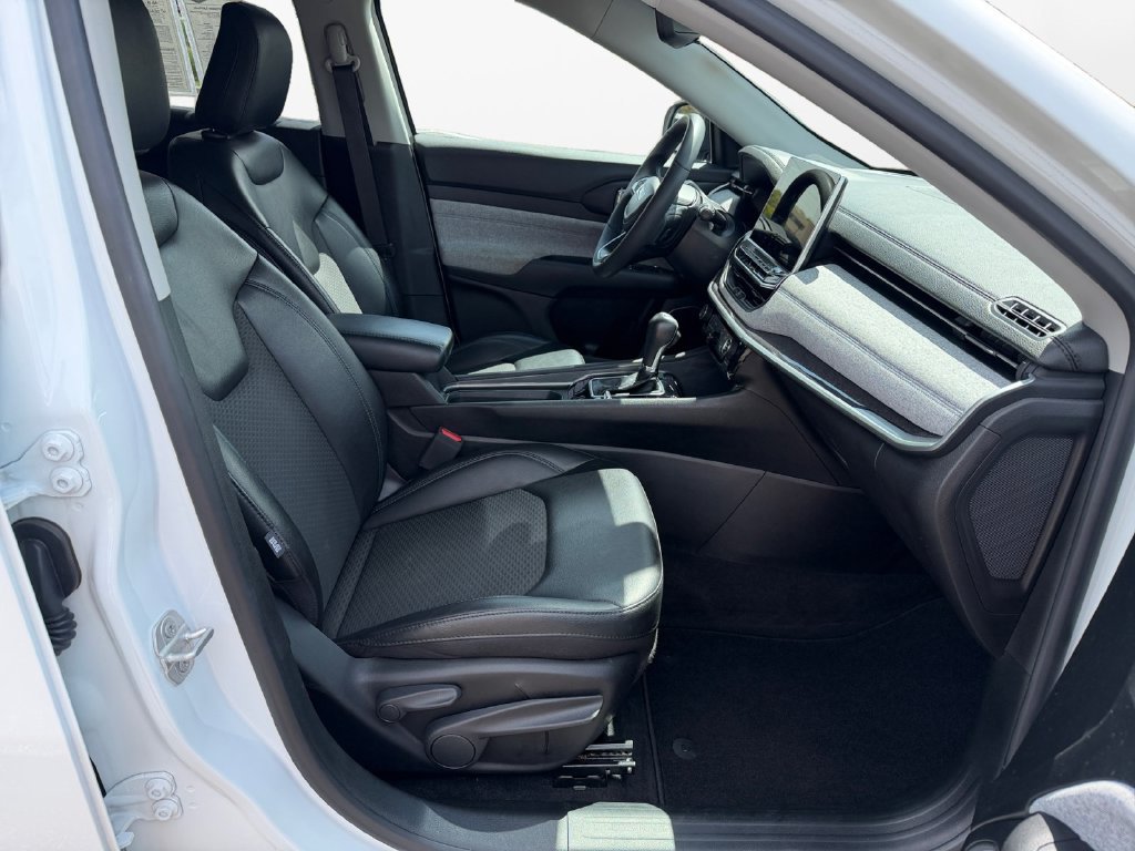 Used 2022 Jeep Compass Latitude AWD/4WD image 10