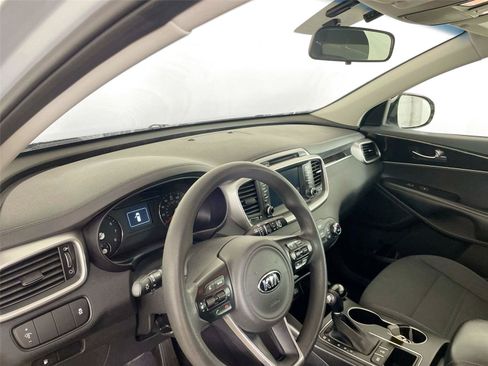 Used 2018 Kia Sorento AWD image 22