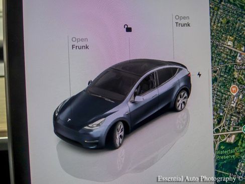 Used 2024 Tesla Model Y Long Range image 17