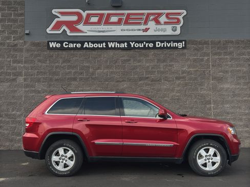 Used 2011 Jeep Grand Cherokee Laredo AWD/4WD image 4