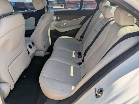 Used 2020 Mercedes-Benz E 350 Sedan image 27
