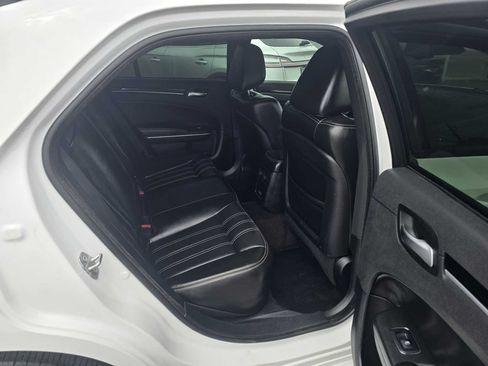 Used 2019 Chrysler 300 S w/ Safetytec Plus Group AWD/4WD image 31