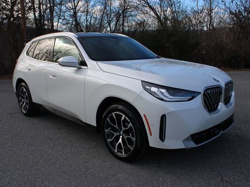 New 2026 BMW X3 xDrive30 w/ Premium Package image 2