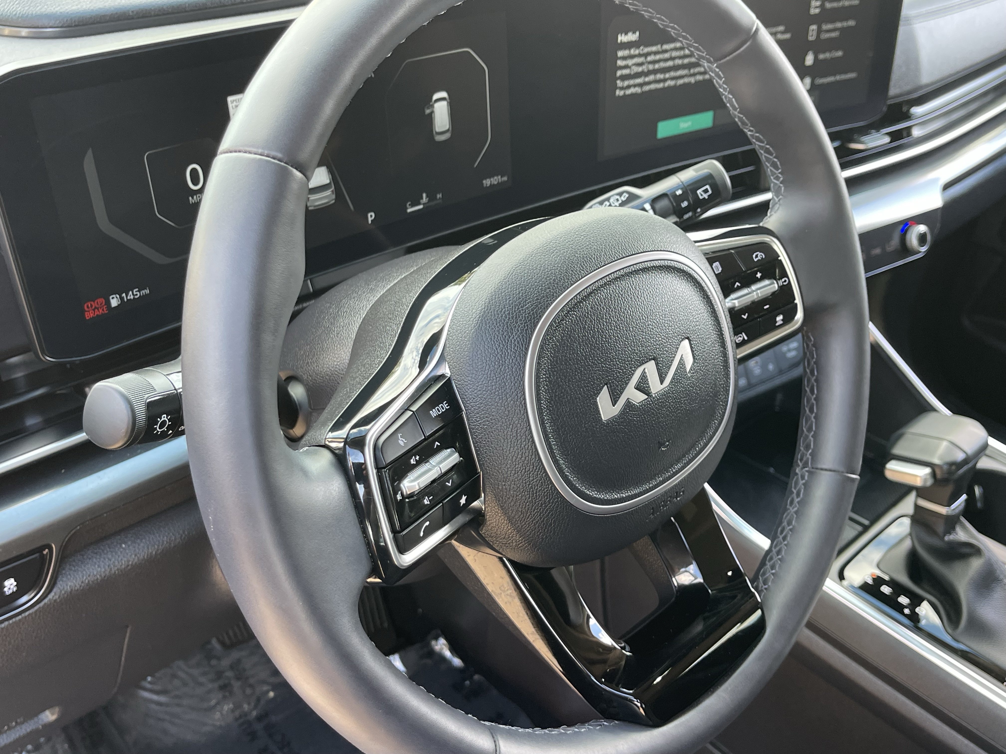 Certified 2025 Kia Carnival SX Prestige FWD image 24