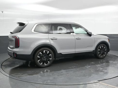 Used 2023 Kia Telluride SX AWD/4WD image 2