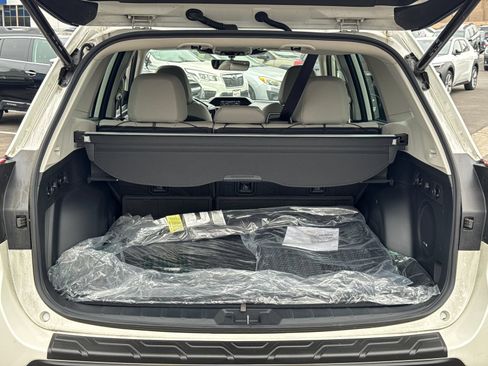 Certified 2022 Subaru Forester Limited w/ Popular Package #2 AWD/4WD image 8
