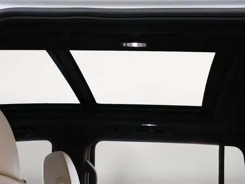 Used 2024 Cadillac Escalade ESV Premium Luxury image 22