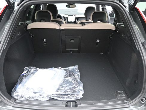 New 2026 Volvo XC60 B5 Core AWD/4WD image 19