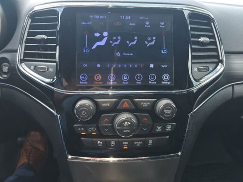 Used 2020 Jeep Grand Cherokee Limited AWD/4WD image 17
