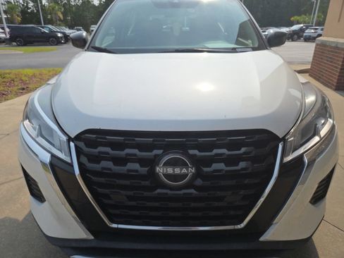 Used 2022 Nissan Kicks SV FWD image 9