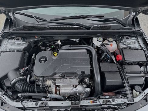 Used 2025 Chevrolet Malibu RS FWD image 28