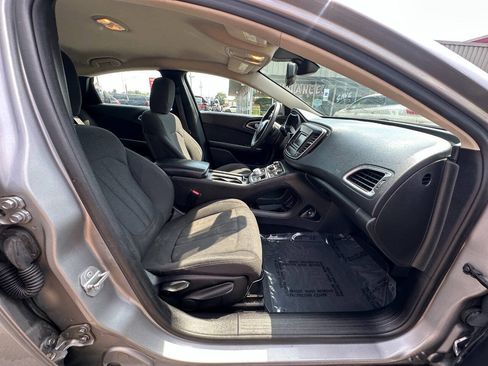Used 2016 Chrysler 200 Limited FWD image 23
