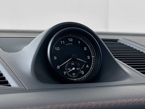 New 2026 Porsche Macan image 16