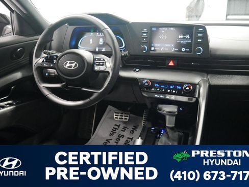 Used 2025 Hyundai Elantra Sport image 18