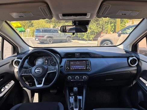 Used 2025 Nissan Versa SV FWD image 30